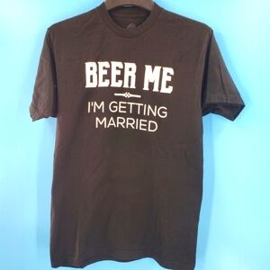 Graphic black t-shirt "BEER ME I'M GETTING MARRIED" Large